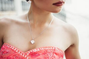 Necklace Styling Tips for the Modern Fashionista