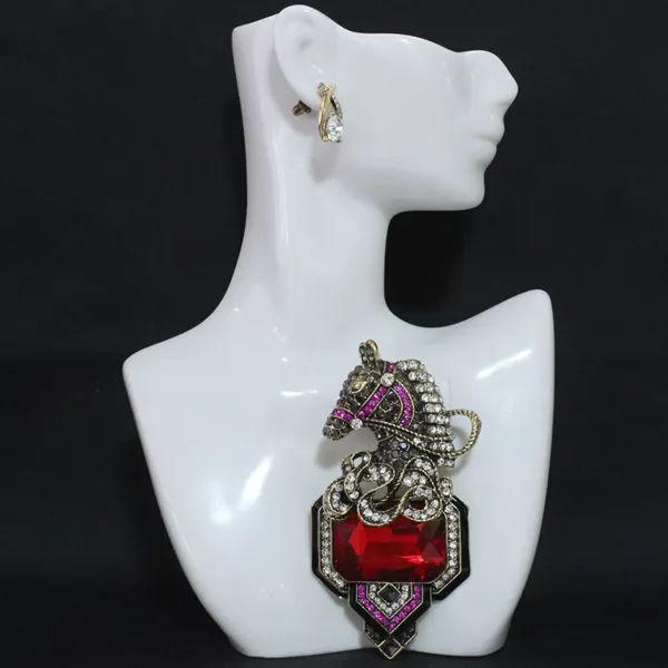 Retro Horse Head Brooch