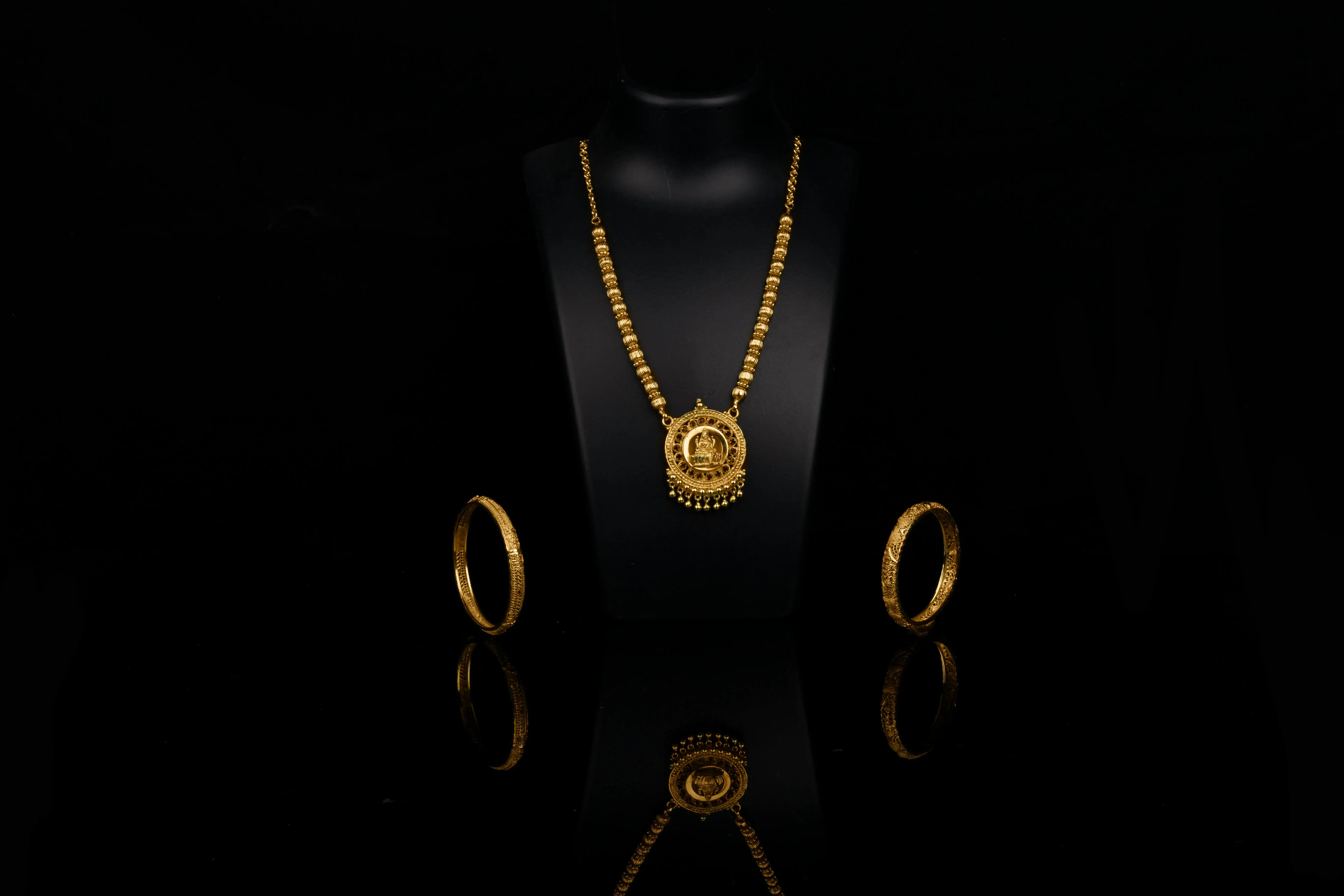 Indian bridal jewelry sets