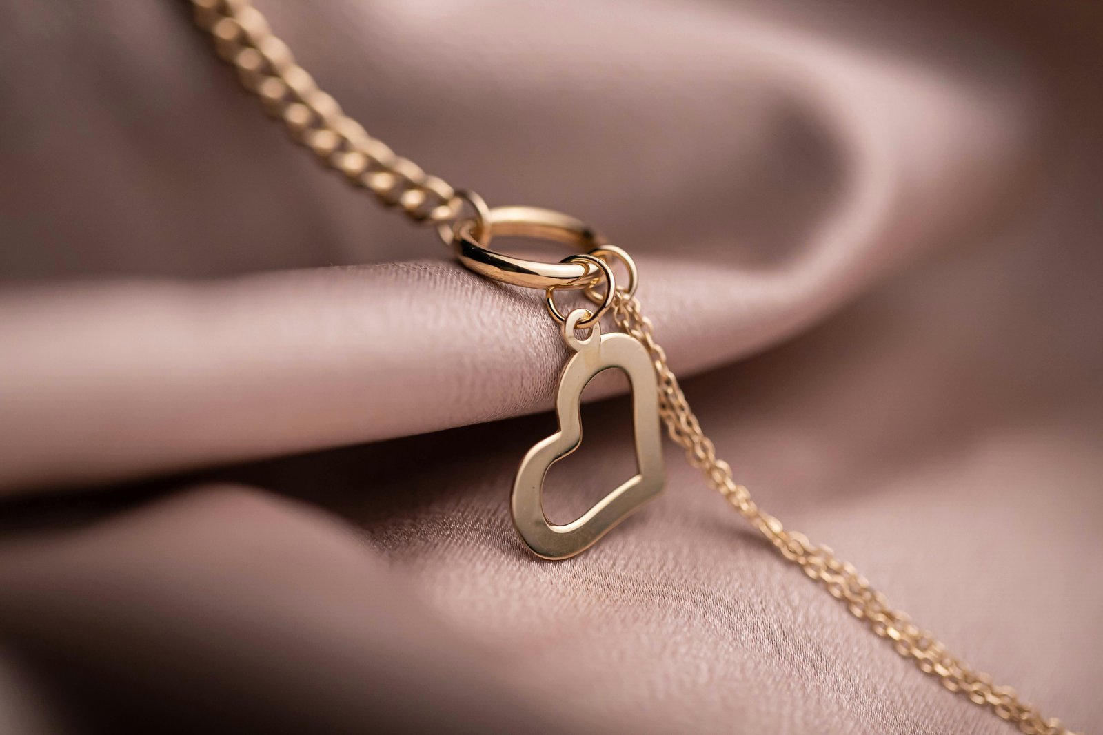 Side Pendant Necklace Designs